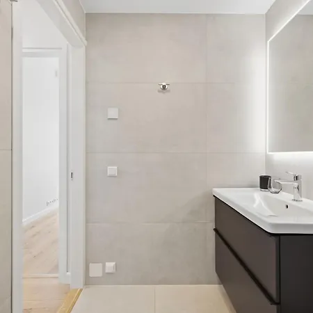 Apartment Artisa Riia Str 20a Luxury 2br Penthouse *